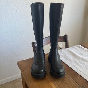 Looks like summer high Chelsea boot; never worn